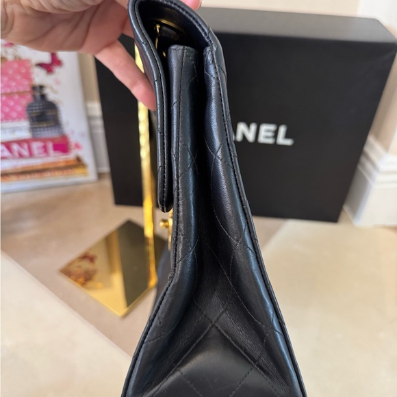 Chanel Black Quilted Vintage Jumbo Leather Bag - Picture 9 of 16